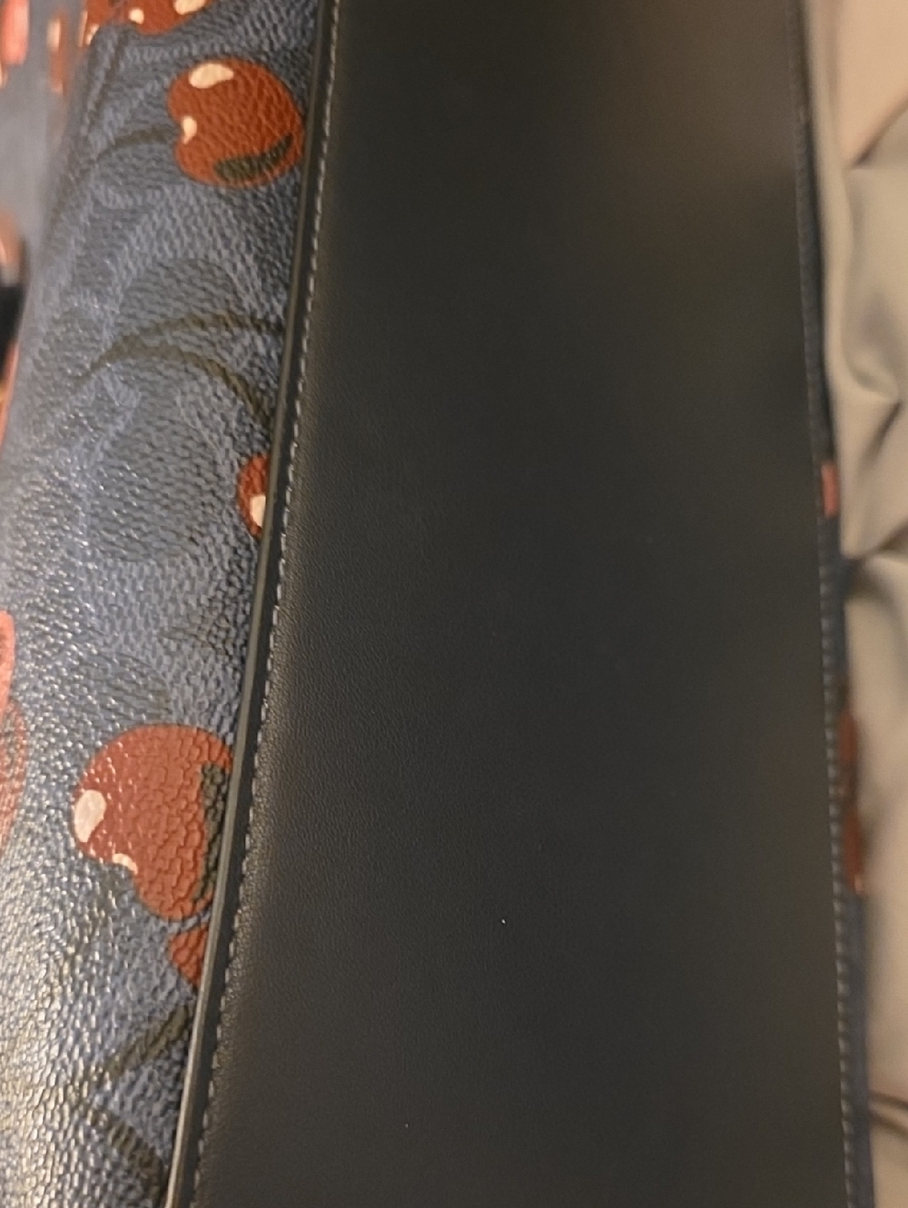 🍒Coach🍒Mollie City Tote🍒 Signature Canvas with Cherry🍒 Print Euc Beautiful! - Picture 10 of 10